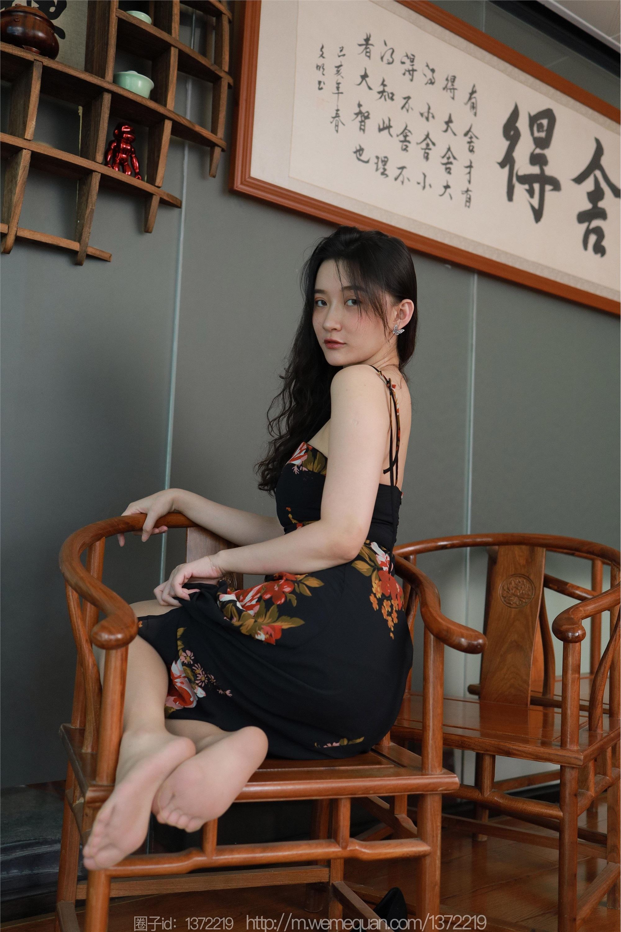 IESS异思趣向  2023.04.14 丝享家 1421 秋秋《花裙女人》